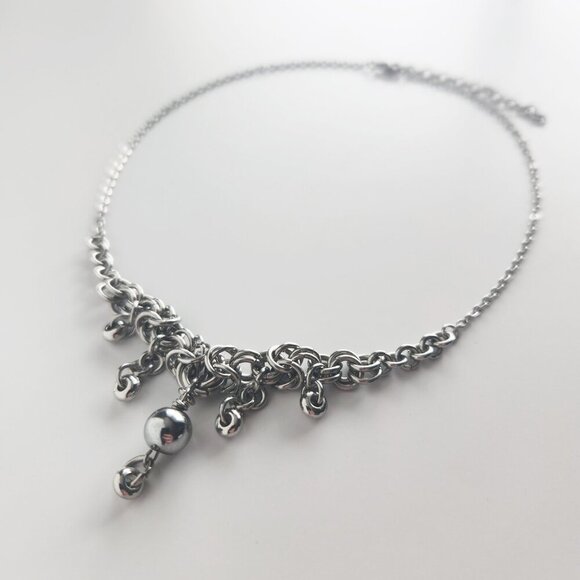 Gothic Victorian style V-shaped necklace with a small silver chain - Picture 9 of 12